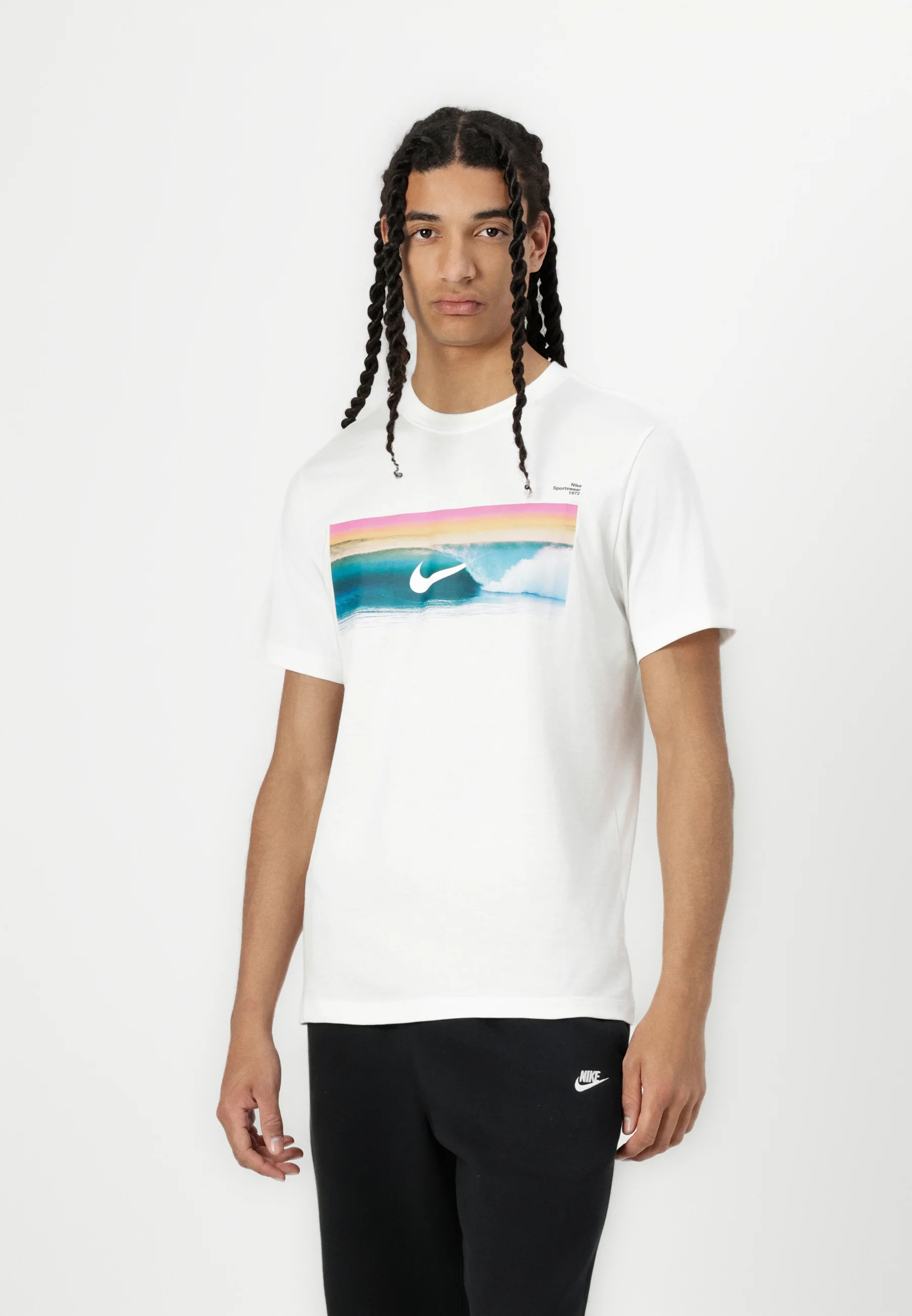 Nike HJ0760-100 Ocean Sunset T-Shirt