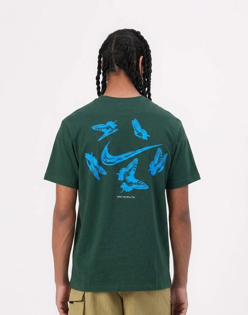 t-shirt Nike Sportswear est un modèle à manches courtes conçu pour un usage quotidien décontracté