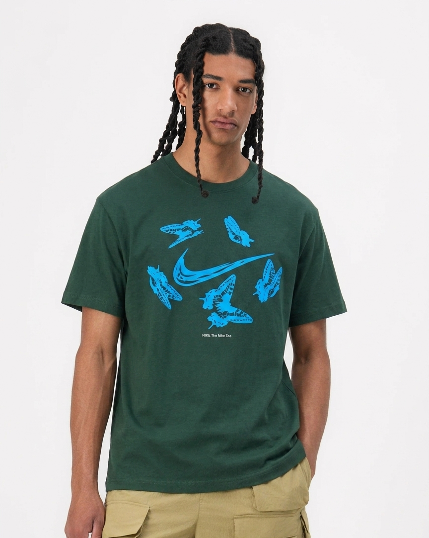 t-shirt Nike Sportswear est un modèle à manches courtes conçu pour un usage quotidien décontracté