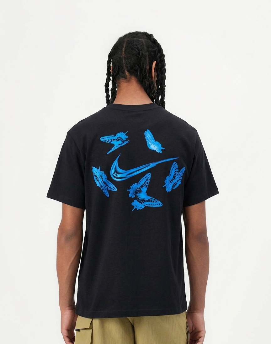 t-shirt Nike Sportswear est un modèle à manches courtes conçu pour un usage quotidien décontracté